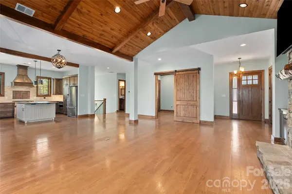 50 Hallett CT, Asheville, NC 28803