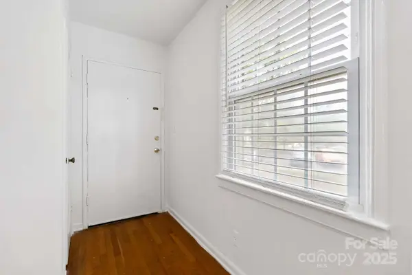 343 Wakefield DR, Charlotte, NC 28209