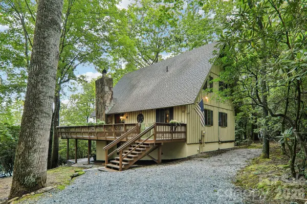 19 High Terrain DR, Burnsville, NC 28714
