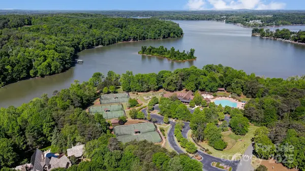 10629 Island Point RD, Charlotte, NC 28278