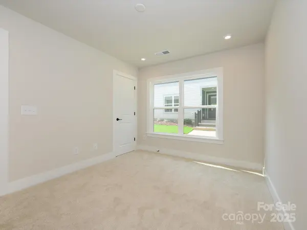 6009 Pivot CT, Charlotte, NC 28205