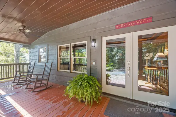 670 Barber RD, Zirconia, NC 28790