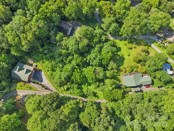 50 Slim RDG, Maggie Valley, NC 28751