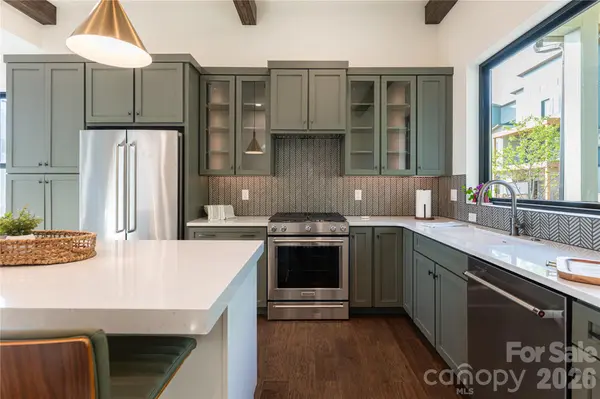 608 Storybook Villas TRL, Asheville, NC 28804