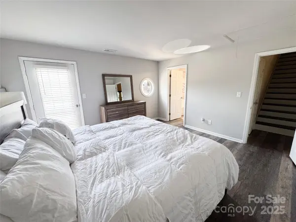 9211 Ravenwing DR #9211, Charlotte, NC 28262