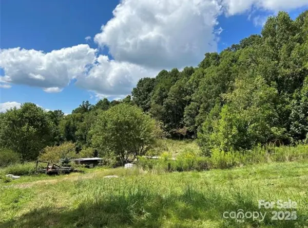 108 Lanning RD, Clyde, NC 28721