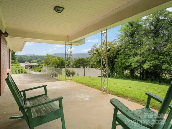 5 Noland Downs RD, Waynesville, NC 28785