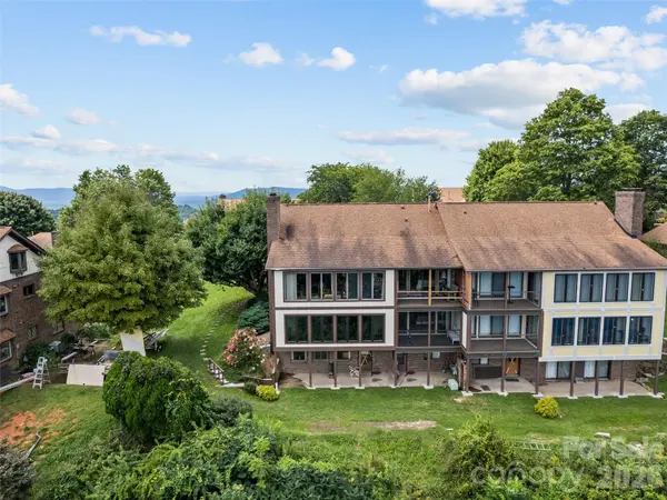 602 Fleetwood PLZ, Hendersonville, NC 28739