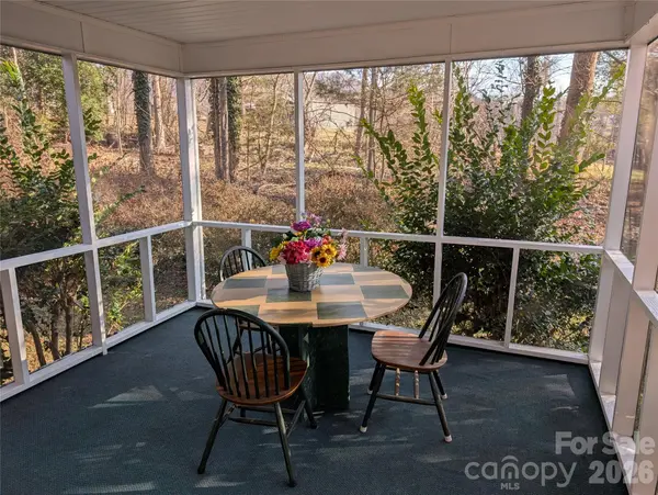 3065 Woodstream DR, Valdese, NC 28690