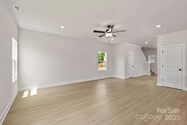 3441 Robindale DR, Winston Salem, NC 27107