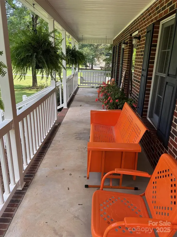 912 Redwood LN, Chester, SC 29706