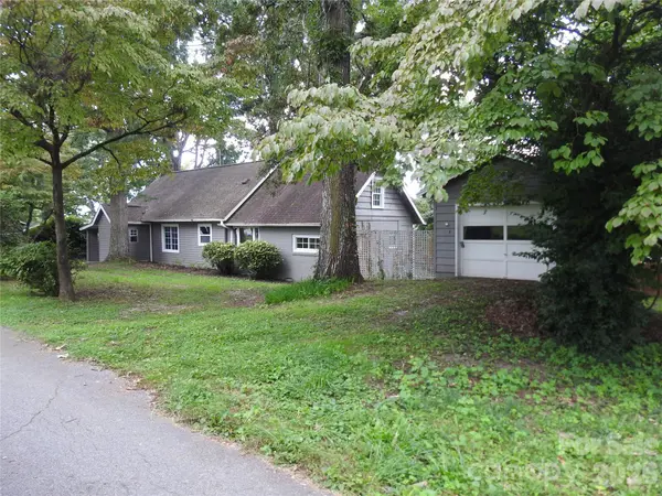 201 Merriman RD, Hendersonville, NC 28791