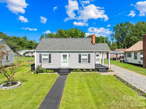 320 W Bingham ST, Statesville, NC 28677
