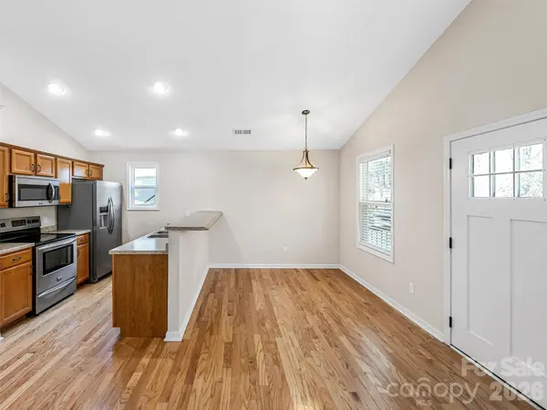 64 Marietta ST, Asheville, NC 28803