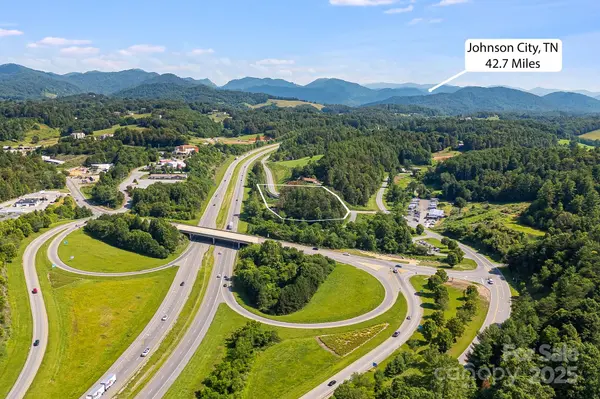 1672 Crossroads Pkwy, Mars Hill, NC 28754