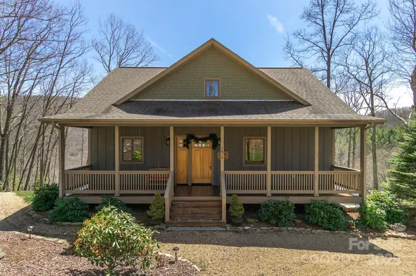 596 N Ridge Runner RD, Burnsville, NC 28714