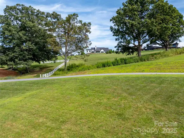 202 Soapstone TRL #68, Mills River, NC 28759