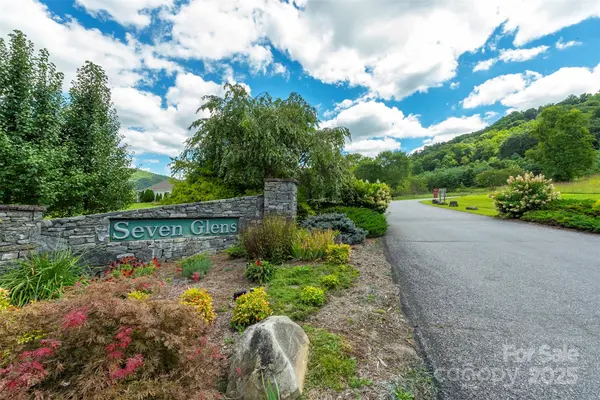 1559 Seven Glens DR #165, Weaverville, NC 28787