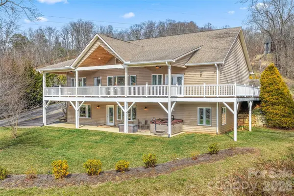 140 Debbie LOOP, Waynesville, NC 28786