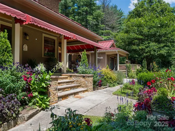9 and 10 West Street EXT, Asheville, NC 28801