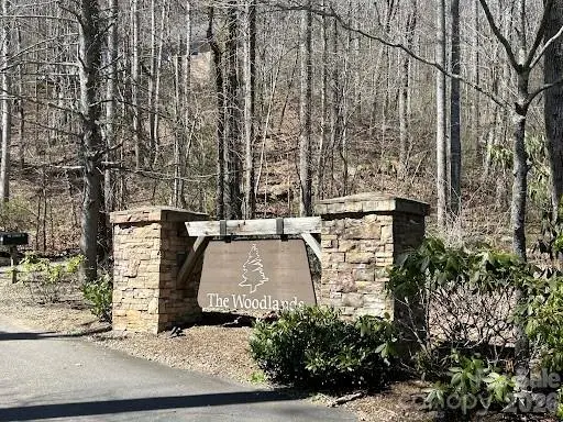 52 Hope View RD, Swannanoa, NC 28778