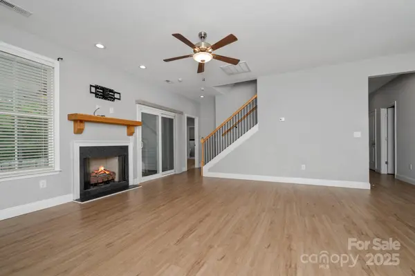 100 Holly DR, Duncan, SC 29334