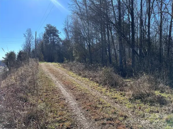 1080 S States ST, Yadkinville, NC 27055