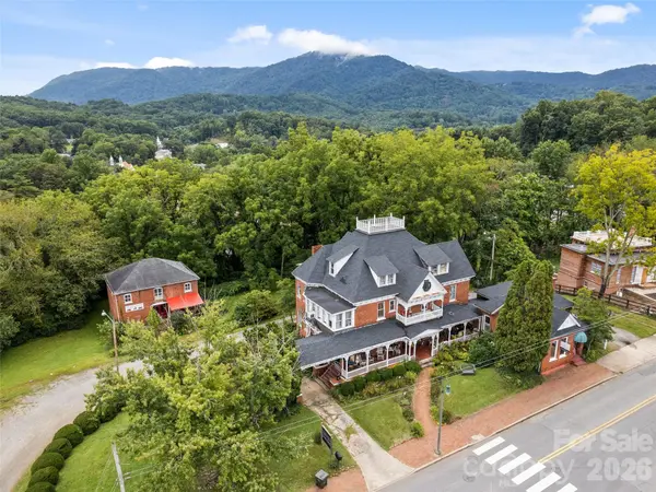 123 S Main ST, Waynesville, NC 28786