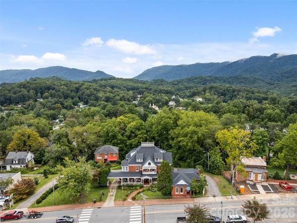 123 S Main ST, Waynesville, NC 28786