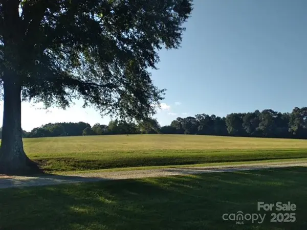 425 E N ST, Newton, NC 28658
