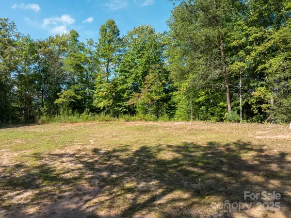 2340 Twin Poplars LN, Lenoir, NC 28645