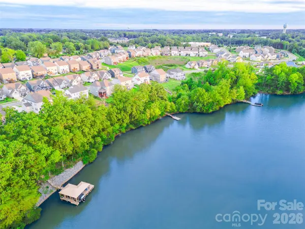 315 W Waterlynn RD, Mooresville, NC 28117