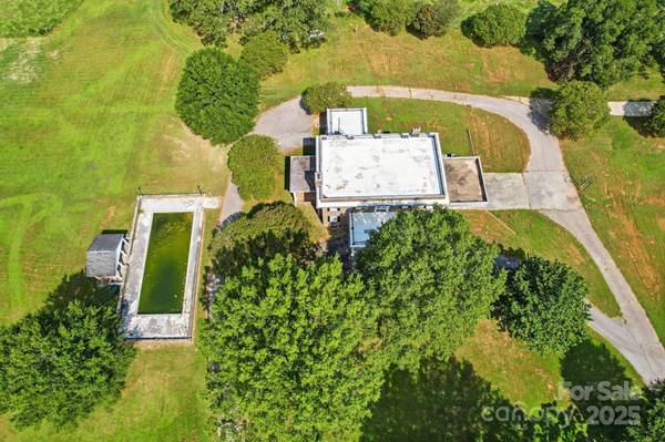 1039 Lancaster HWY, Chester, SC 29706
