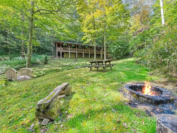839 Wolf Laurel DR, Maggie Valley, NC 28751