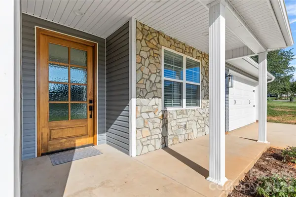 160 Tranquility LN, Harmony, NC 28634