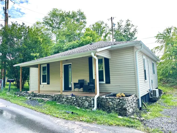 11 Martel LN, Asheville, NC 28804