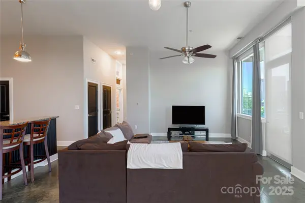 710 W Trade ST #701, Charlotte, NC 28202