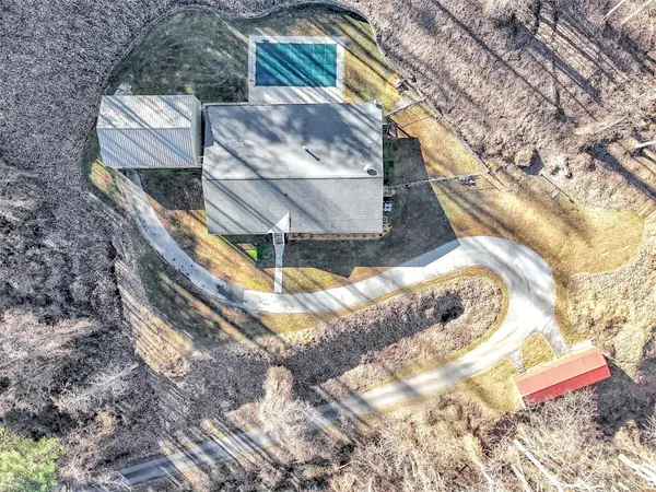 284 Cutting Edge DR, Sylva, NC 28779