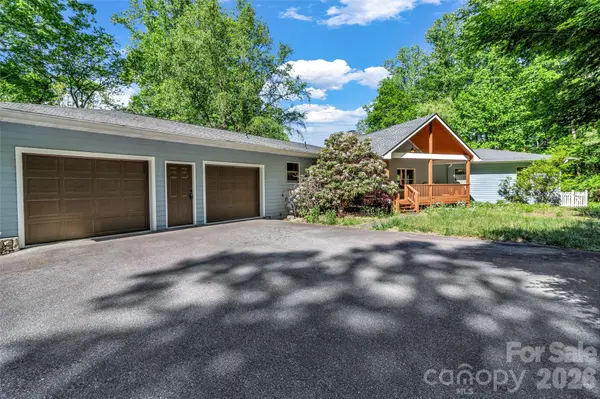125 Winding Ridge RD, Fairview, NC 28730