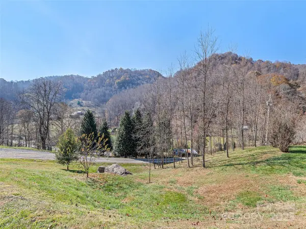 93 Merry WAY, Clyde, NC 28721