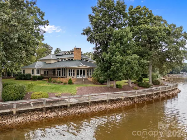 1890 Yacht Club DR, Denver, NC 28037