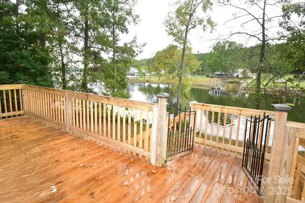 2171 John G Richards RD, Camden, SC 29020