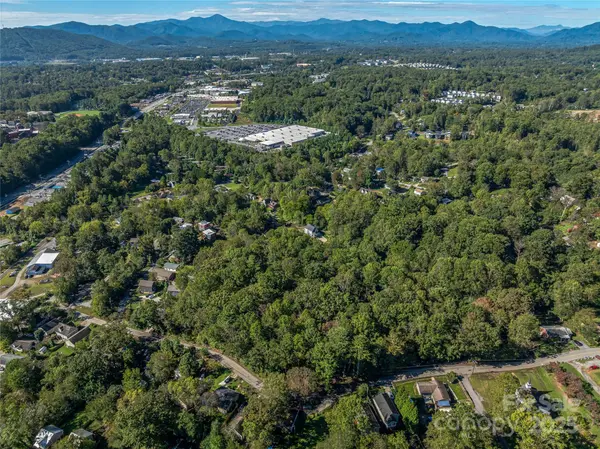 99999 Hi Alta AVE, Asheville, NC 28806
