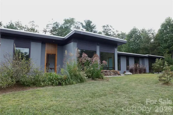 17 Fig Tree LN, Asheville, NC 28803