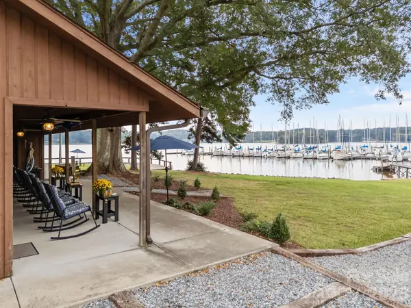 1887 Yacht Club DR, Denver, NC 28037