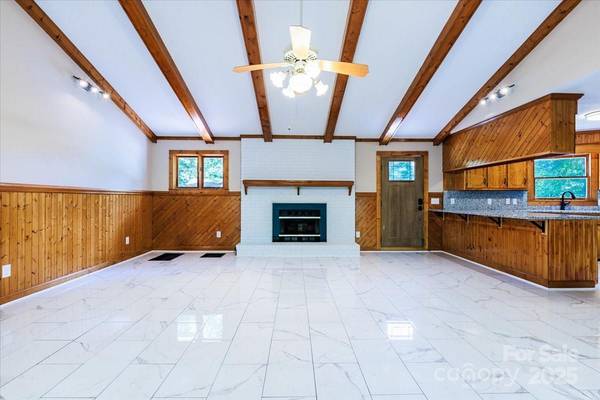 200 Lakeview RD, Albemarle, NC 28001