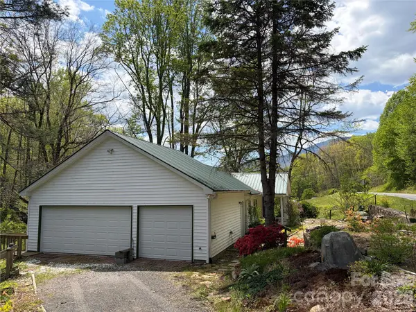 524 Clear Creek RD, Burnsville, NC 28714