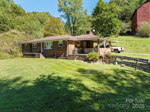 1623 Ammons Branch RD, Marshall, NC 28753