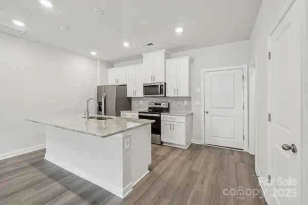 104 Ciara PL #B, Mooresville, NC 28115
