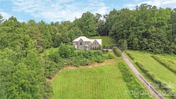 235 Petersburg View DR, Marshall, NC 28753